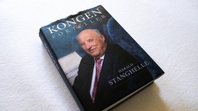 MILLIONGAVE: Deler av overskuddet fra boken «Kongen forteller» er blitt gitt til Norges Seilforbund.