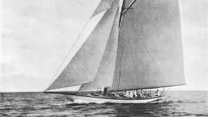 OL-GULL: 12-meteren «Magda IX» var den første norske båten som seilte inn til OL-gull. Det skjedde i 1912.