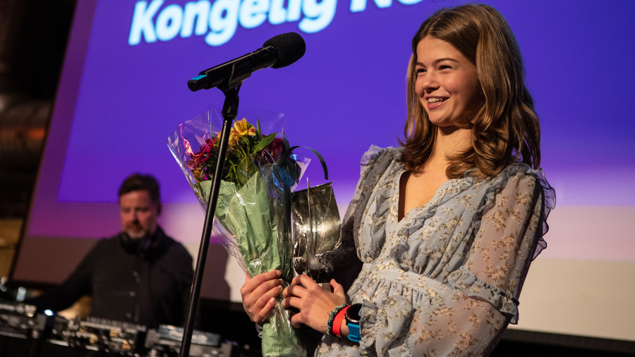 ÅRETS JUNIORSEILER DAMER: Maya Gysler fra KNS ble kåret til Årets juniorseiler etter sin 6. plass i U19-VM i iQFOiL.