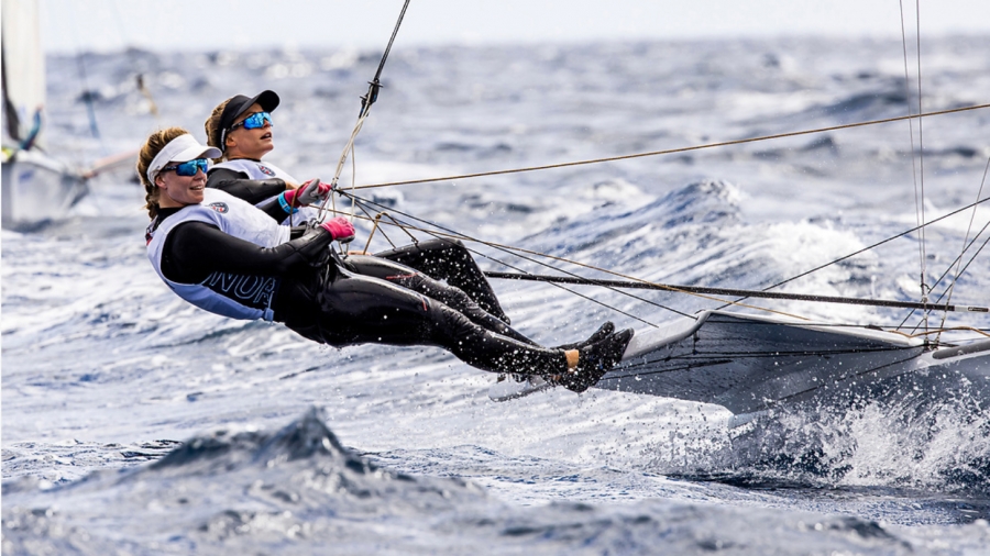 LEDER: Helene Næss og Marie Rønningen imponerer under Lanzarote Winter Series og leder med sterk og jevn seiling.