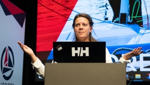 PARASEILING: – Å få i gang et tilbud med paraseiling er ikke så vanskelig som mange tror, så det er bare å komme i gang, sier Hedda Sørensen.